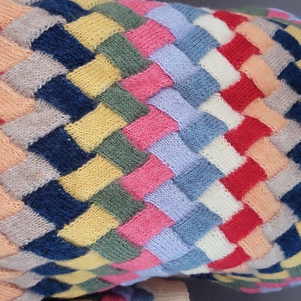 Multicolor Diamond Pattern Women's Sweater - Picture 12 of 16